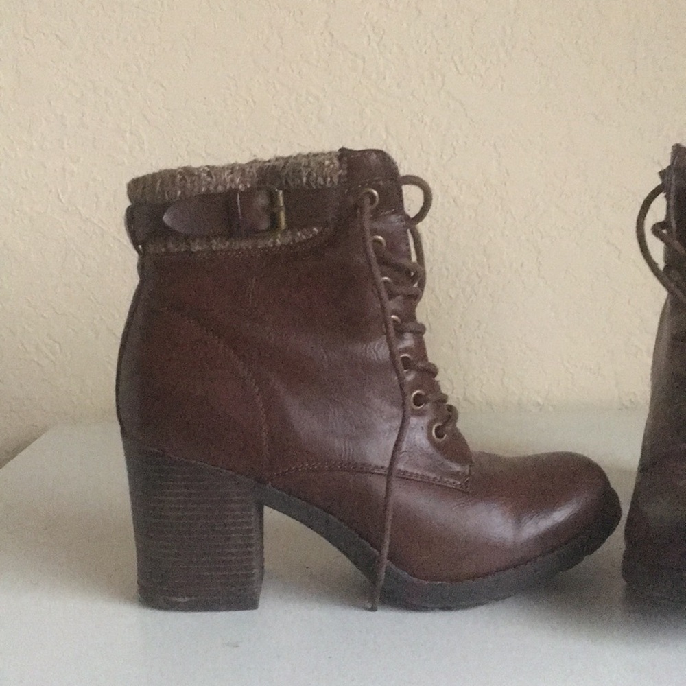 Brown ankle boots booties
